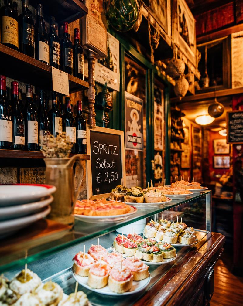 Venice bacaro scene